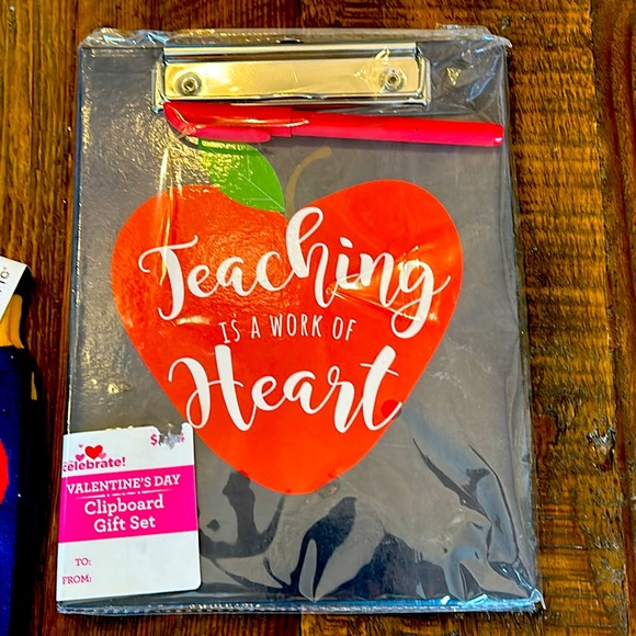 Teacher Gifts! Clipboard / Notepad Set & Socks NWT - Picture 2 of 8